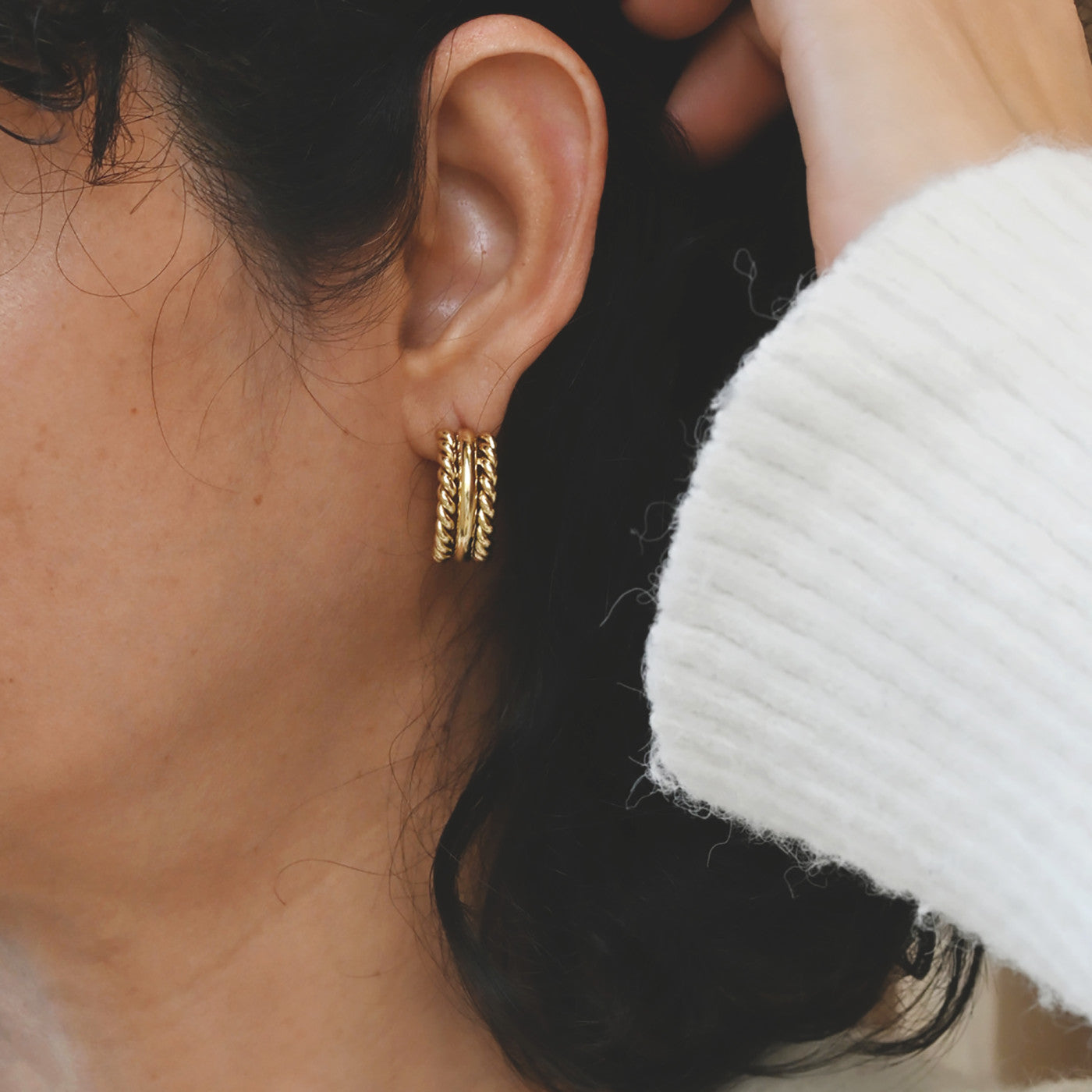 Brinco Meia Argola Torcida | Aço Inoxidável