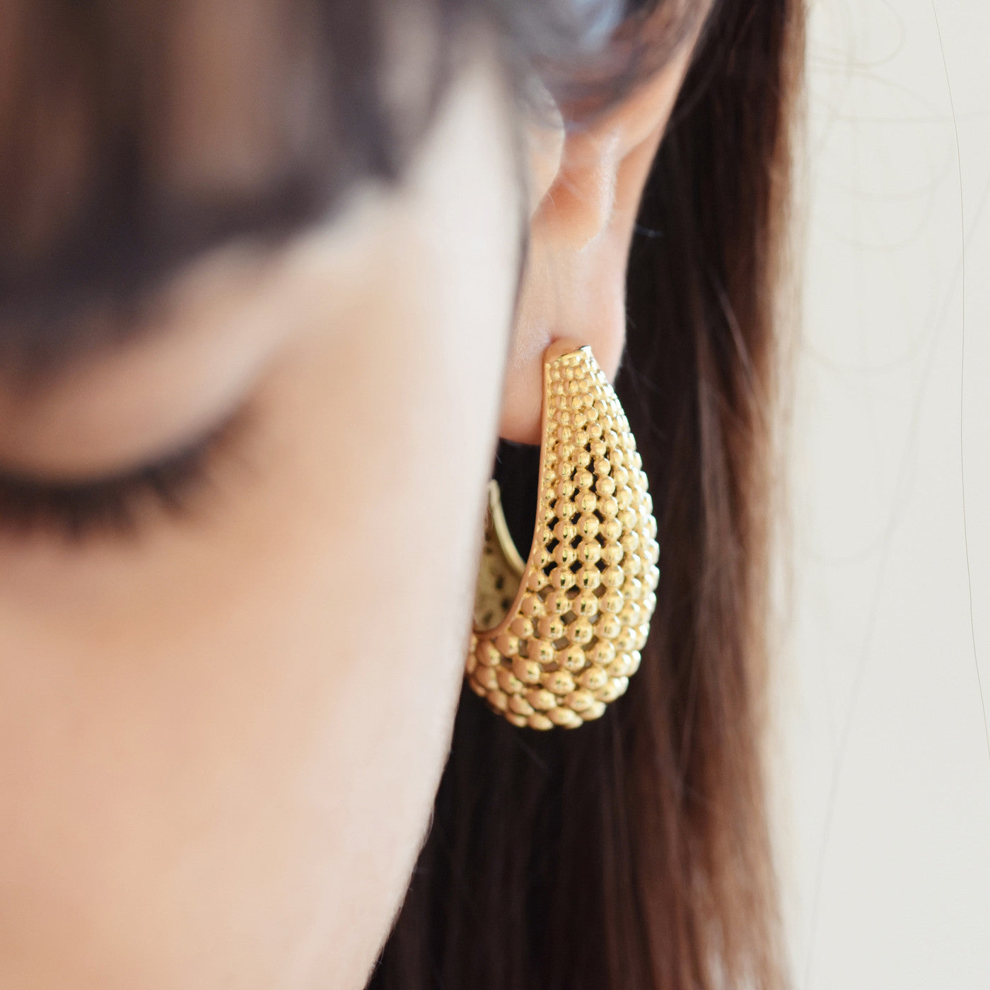 Brinco Oval com Textura | Ródio